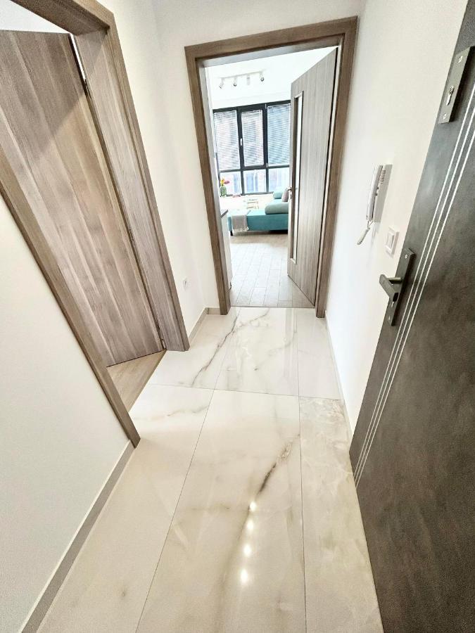 Smart Apartment Mir Varna ภายนอก รูปภาพ