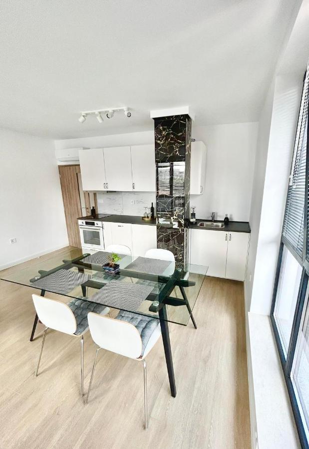 Smart Apartment Mir Varna ภายนอก รูปภาพ