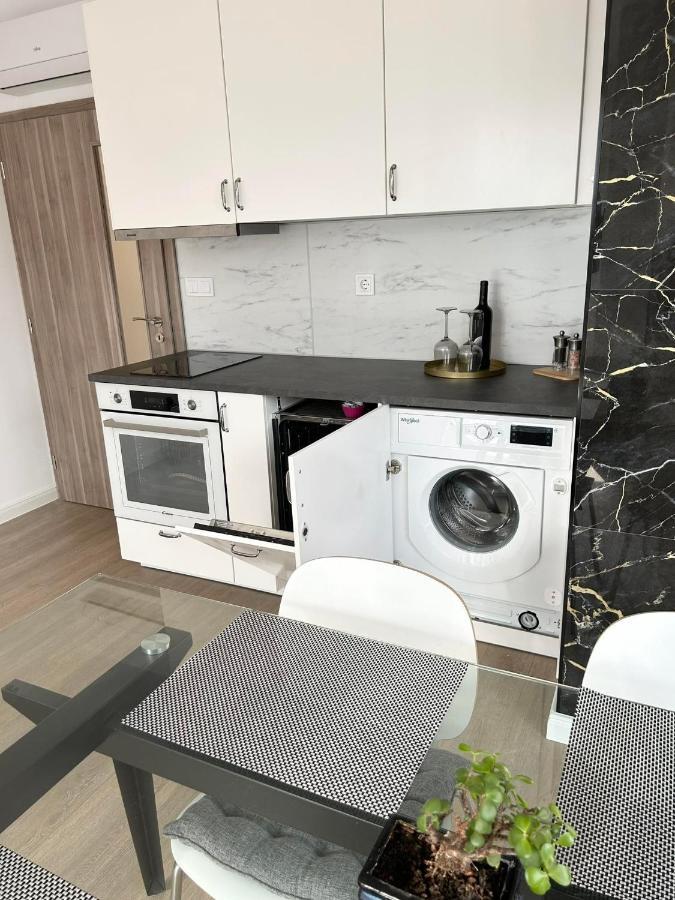 Smart Apartment Mir Varna ภายนอก รูปภาพ