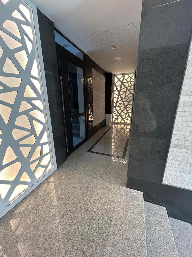 Smart Apartment Mir Varna ภายนอก รูปภาพ